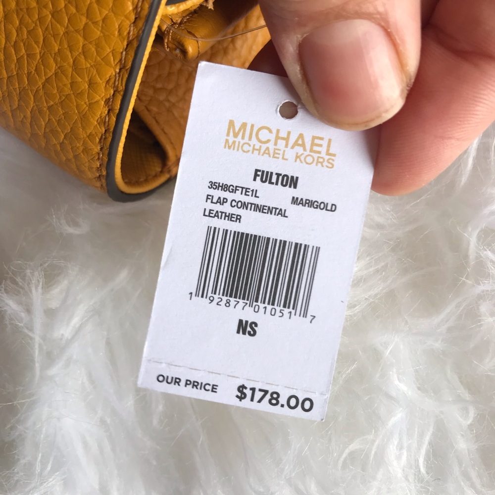 Firm❗️Michael Kors Fulton flap continental wallet - Picture 4 of 5